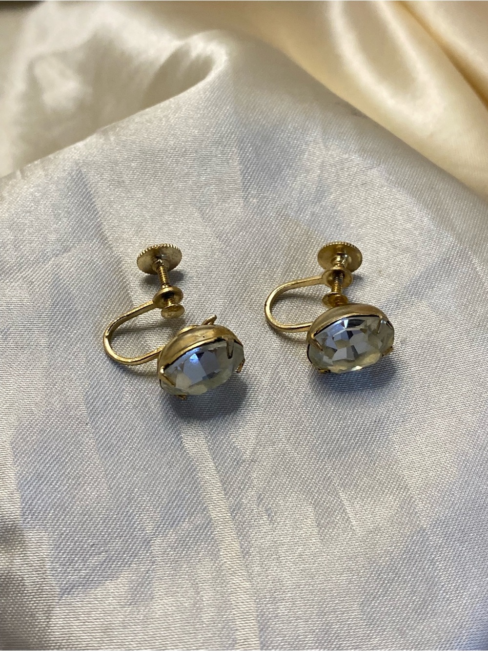 Vintage Coro Faceted Clear Glass Earrings Gold Tone Screw Back Mid Century signe